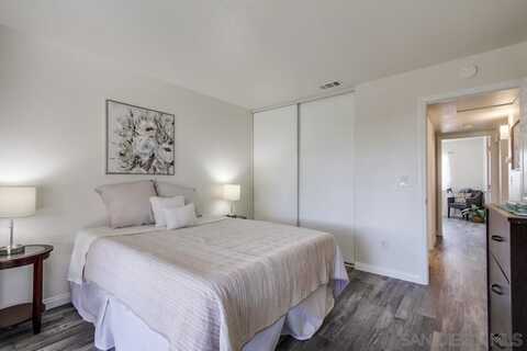 Avenida Descanso, OCEANSIDE, CA 92057