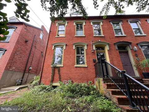 Charlotte, LANCASTER, PA 17603