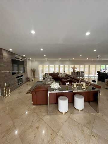 Winged Foot, HIALEAH, FL 33015