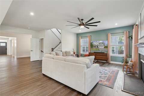Knighton, MIDLOTHIAN, VA 23112
