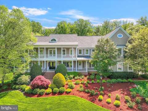 Fairhunt, OAKTON, VA 22124