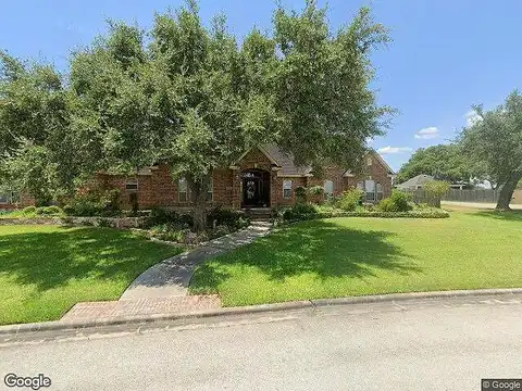 Laurel Oak, CUERO, TX 77954