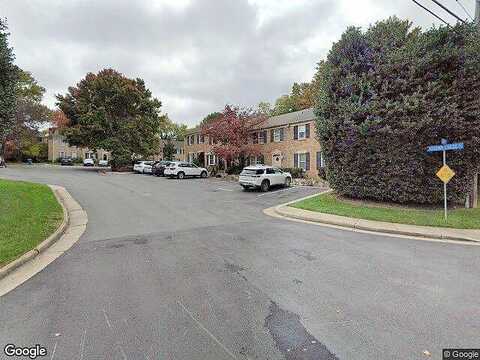 Autumn Chase, FALLS CHURCH, VA 22043
