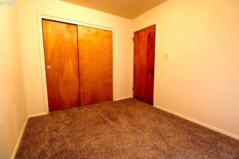 8Th, COOS BAY, OR 97420