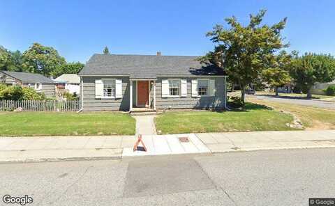 1St, WENATCHEE, WA 98801