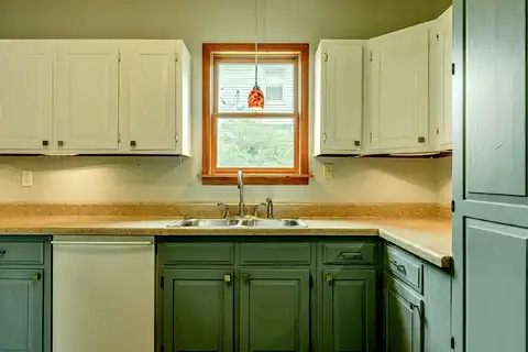 Clarence, DODGEVILLE, WI 53533
