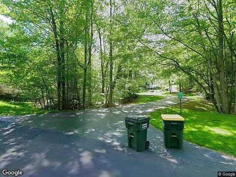 Green Moor, OAKTON, VA 22124