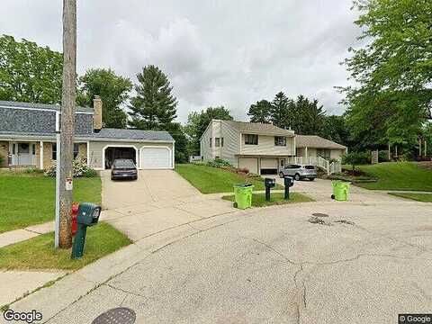 Court, HARTFORD, WI 53027