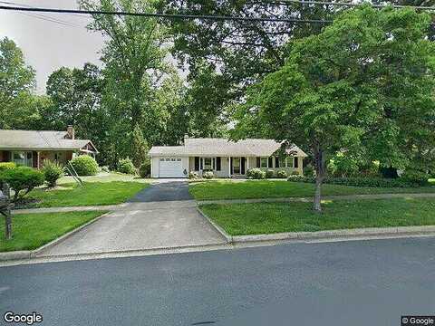 Pickett, FAIRFAX, VA 22032