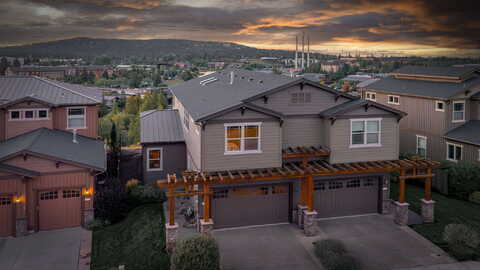 Vantage Point, BEND, OR 97702