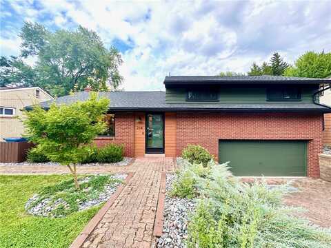 Russell, VERONA, PA 15147