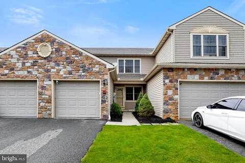 Nicole, MARIETTA, PA 17547