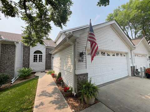 Kimberly, CHANHASSEN, MN 55317
