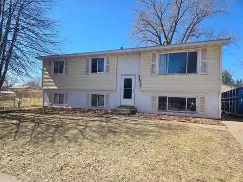 Robin, HUGO, MN 55038