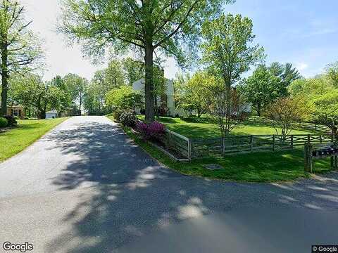 Miller Heights, OAKTON, VA 22124