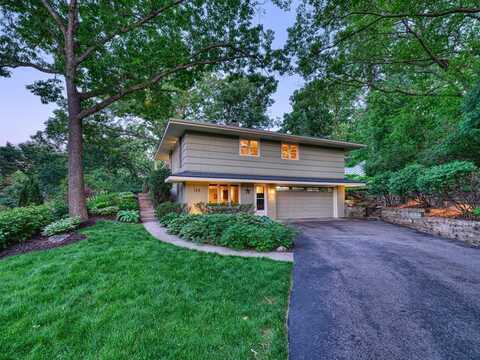 Maddaus, MINNEAPOLIS, MN 55416