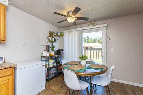 Ne 231St Ct, Wood Village, OR 97060