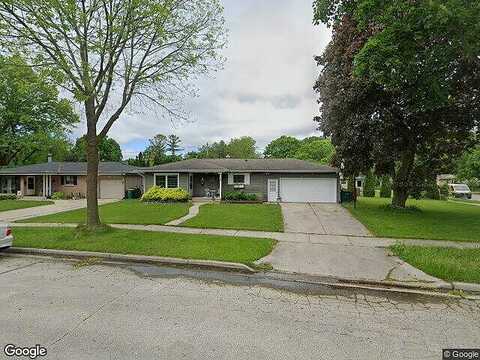 Westlawn, CEDARBURG, WI 53012