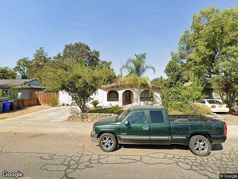 Holly, WOODLAKE, CA 93286