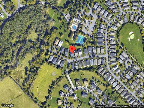 Queenscourt, MACUNGIE, PA 18062