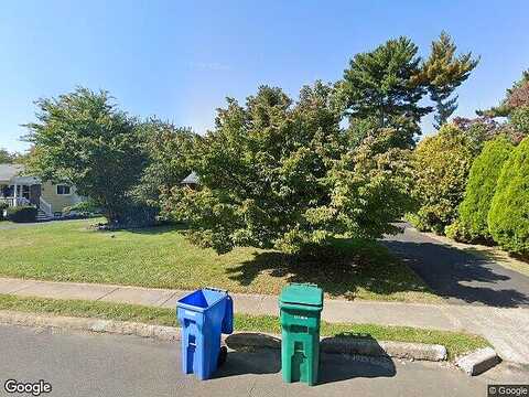 Malinda, BRISTOL, PA 19007
