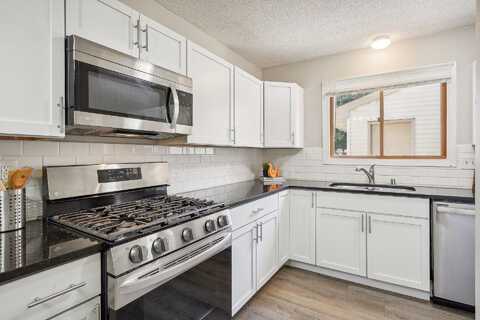 Hummingbird, MINNEAPOLIS, MN 55433
