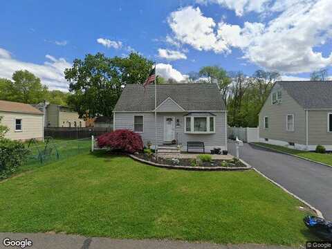 Lynn, LEVITTOWN, PA 19054
