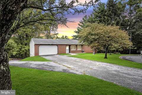 Julie, MECHANICSBURG, PA 17055