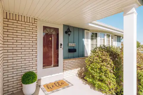 Thorncrest, GREENDALE, WI 53129