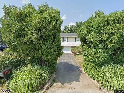 Kimberly, HANOVER, PA 17331
