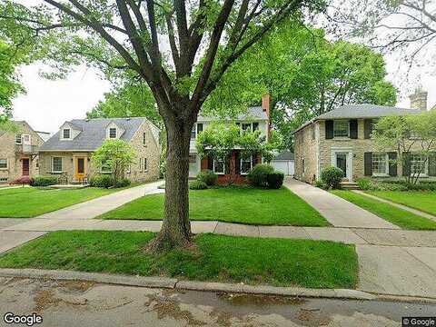 Shoreland, MILWAUKEE, WI 53217