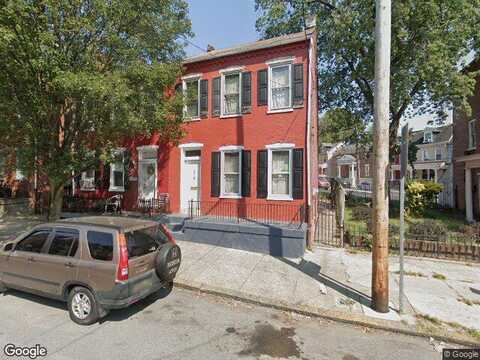 Queen, LANCASTER, PA 17603