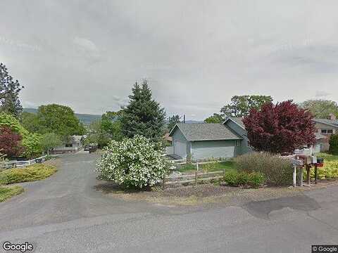 13Th, THE DALLES, OR 97058