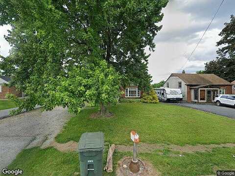 Queen, YORK, PA 17402
