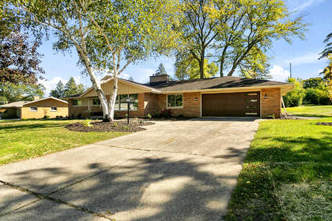 Wood View, MENOMONEE FALLS, WI 53051