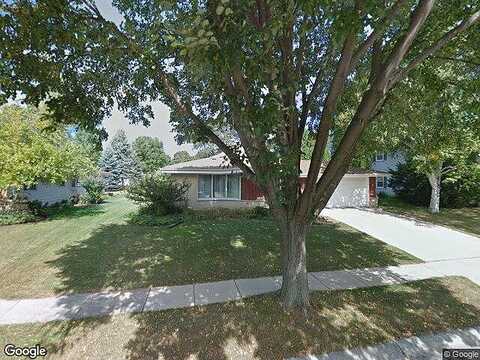 Rochelle, GREENDALE, WI 53129