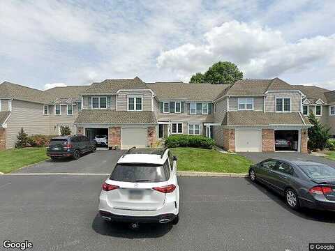 Samantha, CHESTER SPRINGS, PA 19425