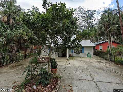 Bear, WEEKI WACHEE, FL 34607