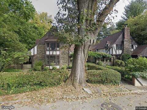 Arthurs Round Table, WYNNEWOOD, PA 19096