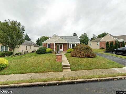 Manor, BROOMALL, PA 19008