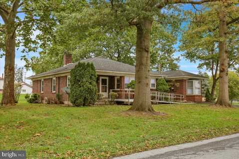Queen, JONESTOWN, PA 17038