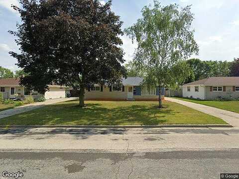 Rozanne, MENOMONEE FALLS, WI 53051