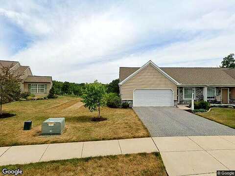 Faire Wynd, DOVER, PA 17315