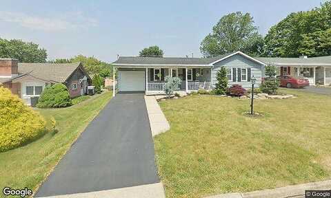 Fernwood, EMMAUS, PA 18049