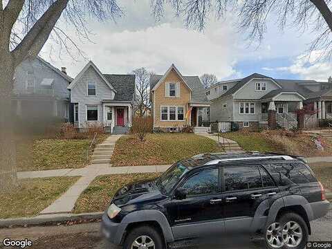 Cambridge, MILWAUKEE, WI 53211