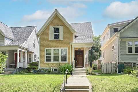 Cambridge, MILWAUKEE, WI 53211
