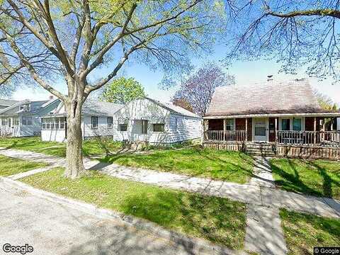 74Th, MILWAUKEE, WI 53214