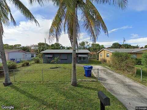 Avenue T, RIVIERA BEACH, FL 33404