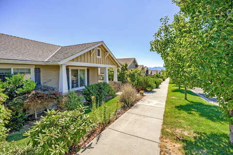 Calle Vista, MEDFORD, OR 97504