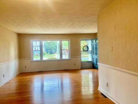 Bruce, BRIDGEWATER, VA 22812
